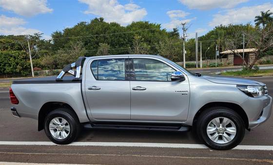 TOYOTA HILUX 2.7 SRV 4X2 CD 16V FLEX 4P AUTOMÁTICO